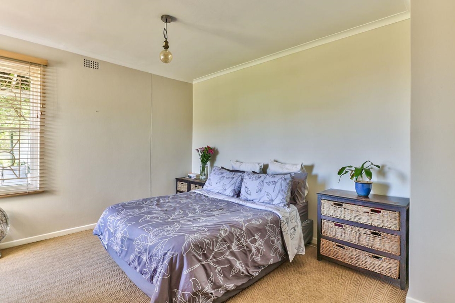 1 Bedroom Property for Sale in Vredehoek Western Cape